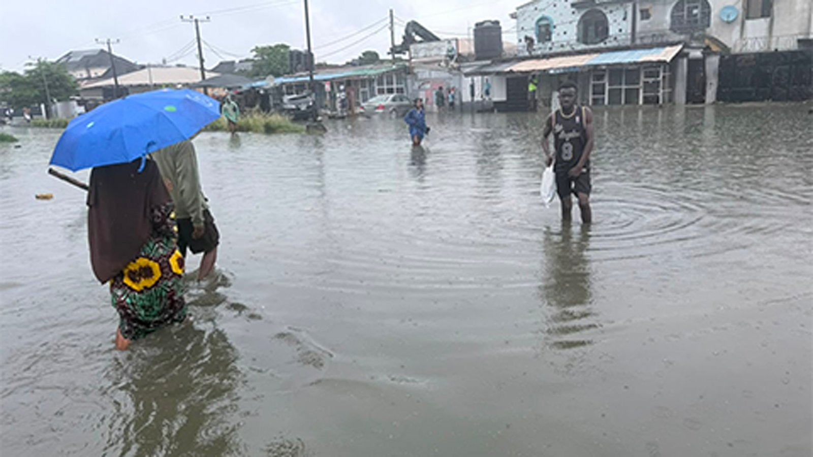 heavy flooding submerges lagos