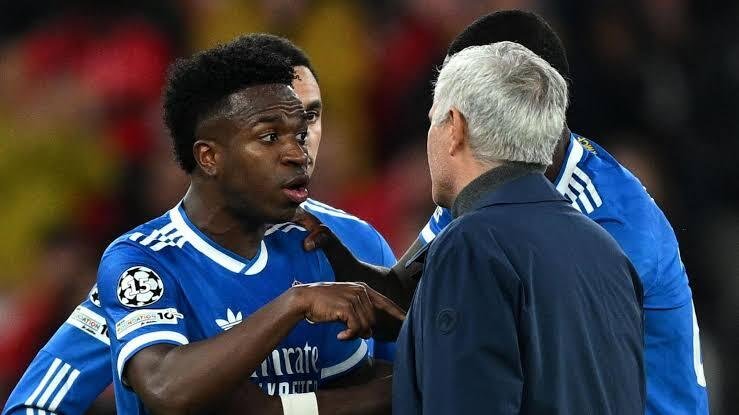 mourinho supports vinicius jr