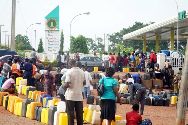 nigeria fuelprices hit 1,400 naira
