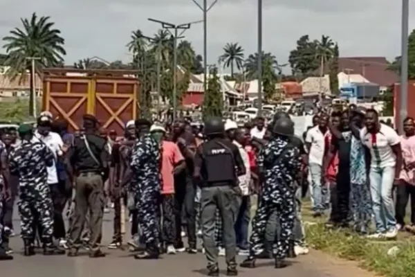 peter obi convoy blocked