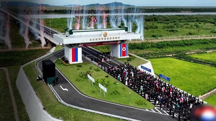russia north korea road bridge