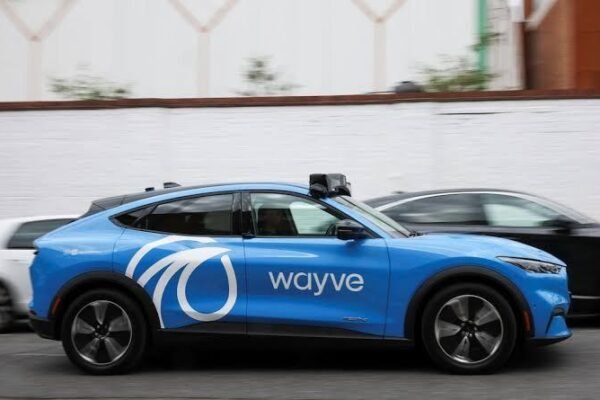 uber wayve robotaxi