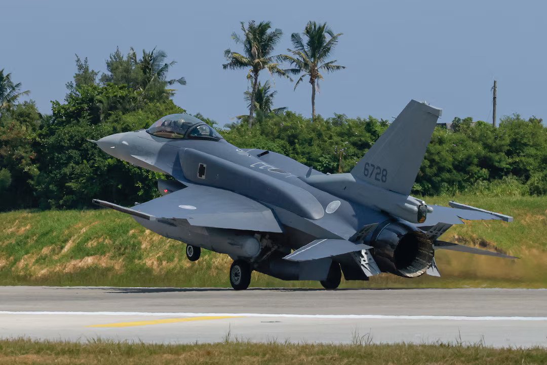 taiwan first f-16v fighter jets